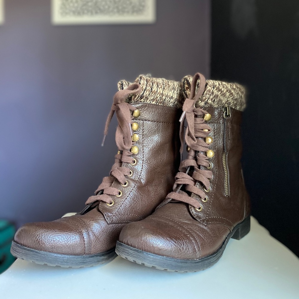 Crown Vintage Brown Boots